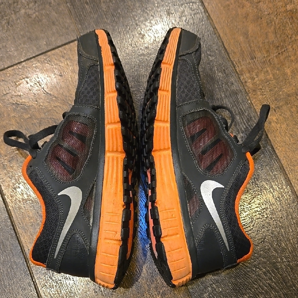 Nike Black and Coral Athletic Shoes - Picture 7 of 7